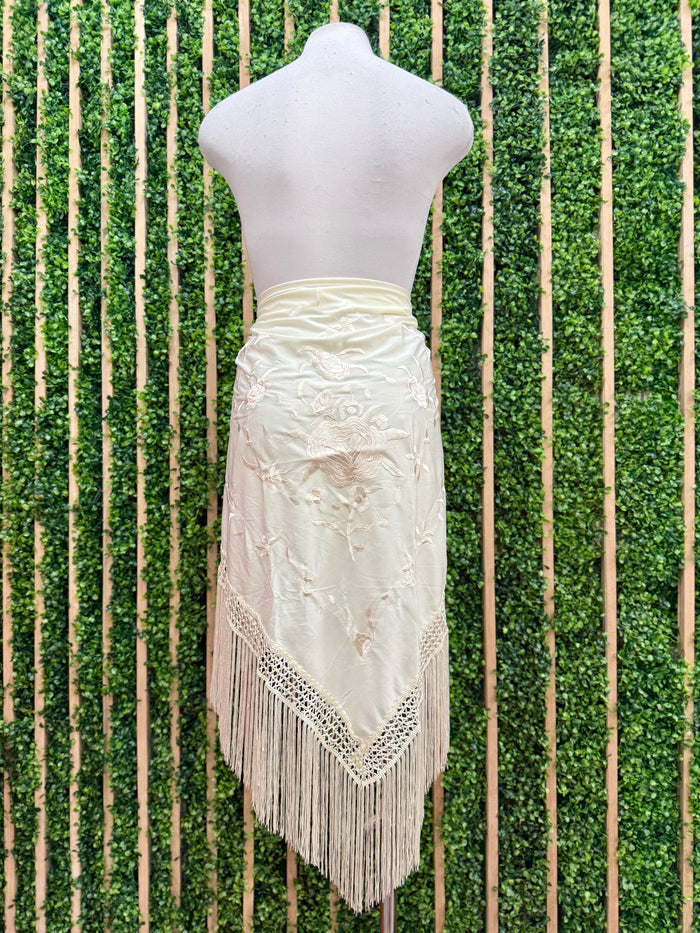 Exquisite Small Embroidered Fringe Mantoncillo
