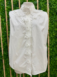 White Lace Neckline Sleeveless Blouse