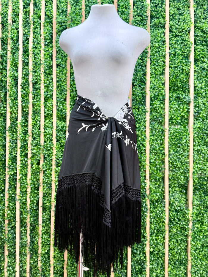 Exquisite Large Embroidered Fringe Mantoncillo