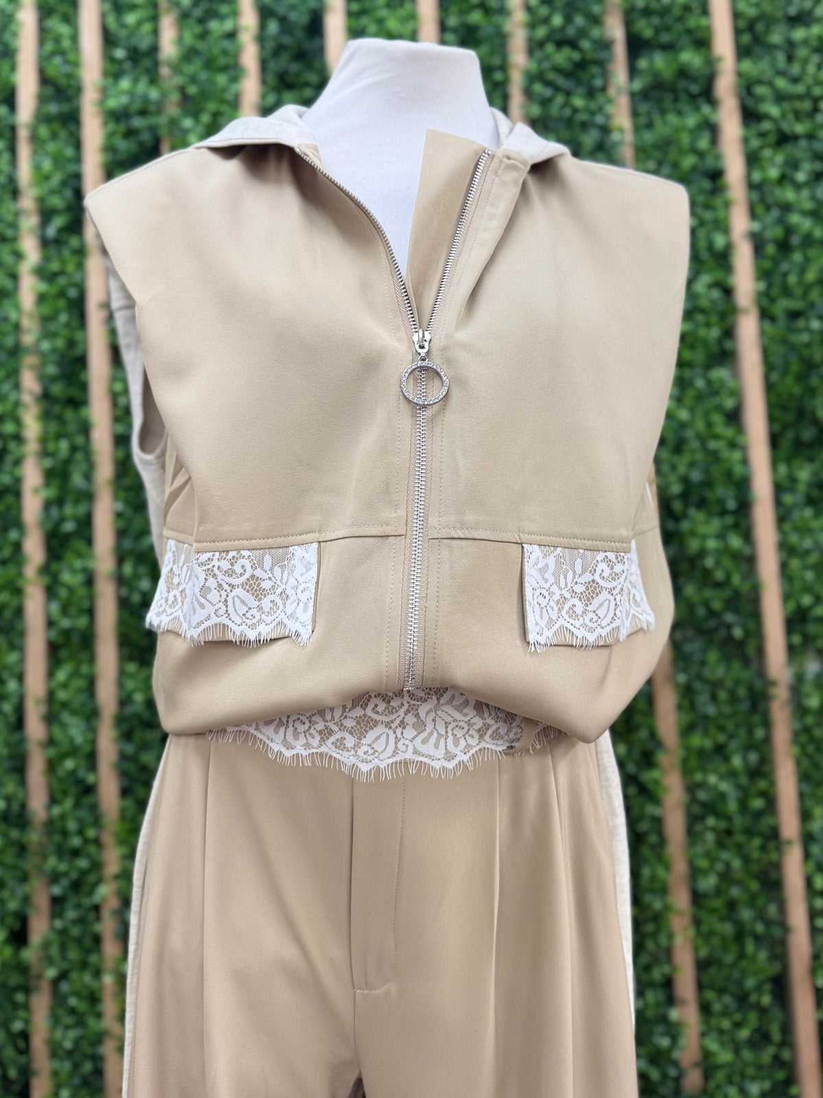 Lace Detail Sleeveless Vest Pant Set