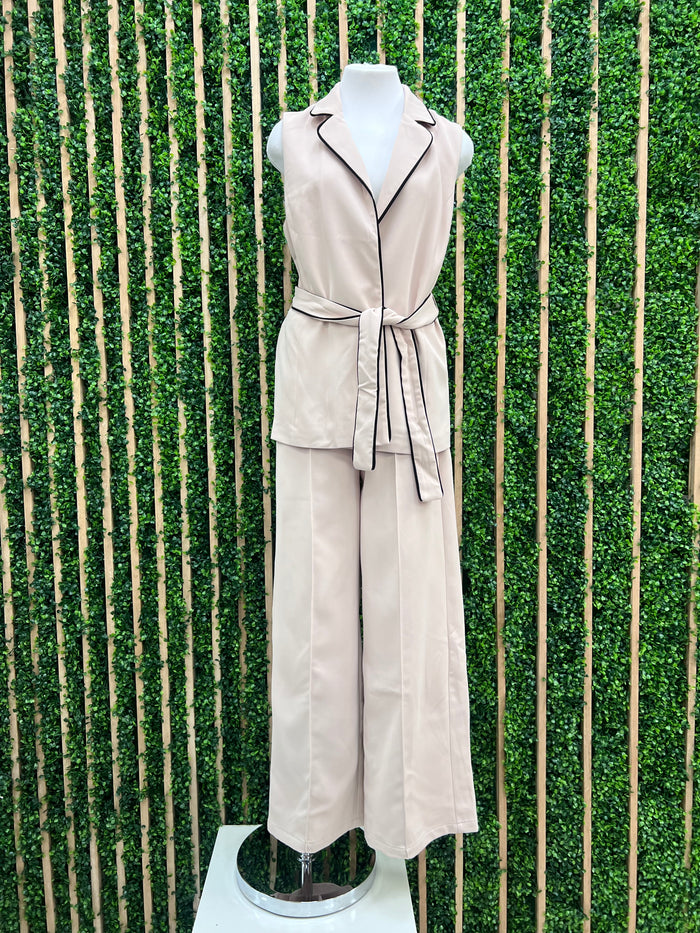 Delicate Cream Black Trouser