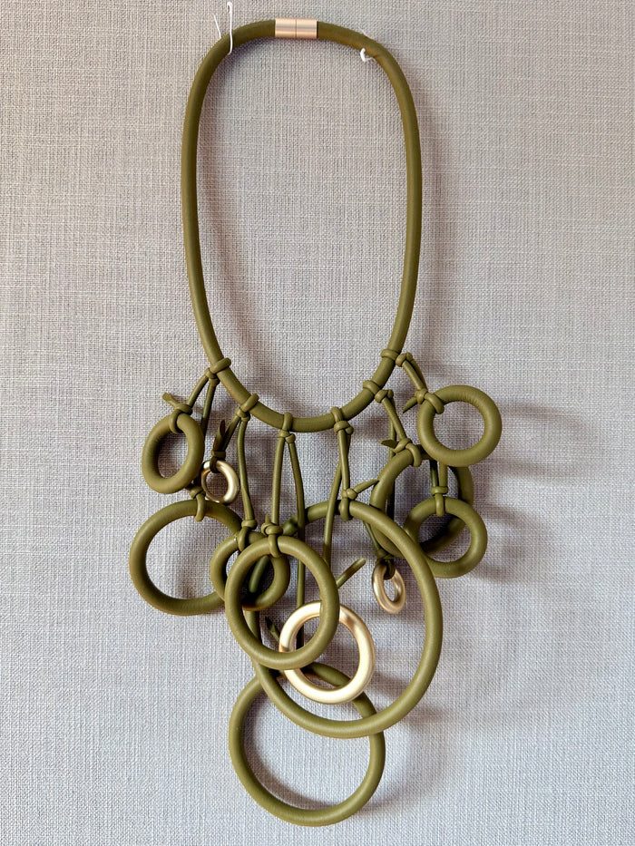 Multi Ring Drop Detail Rubber Necklace