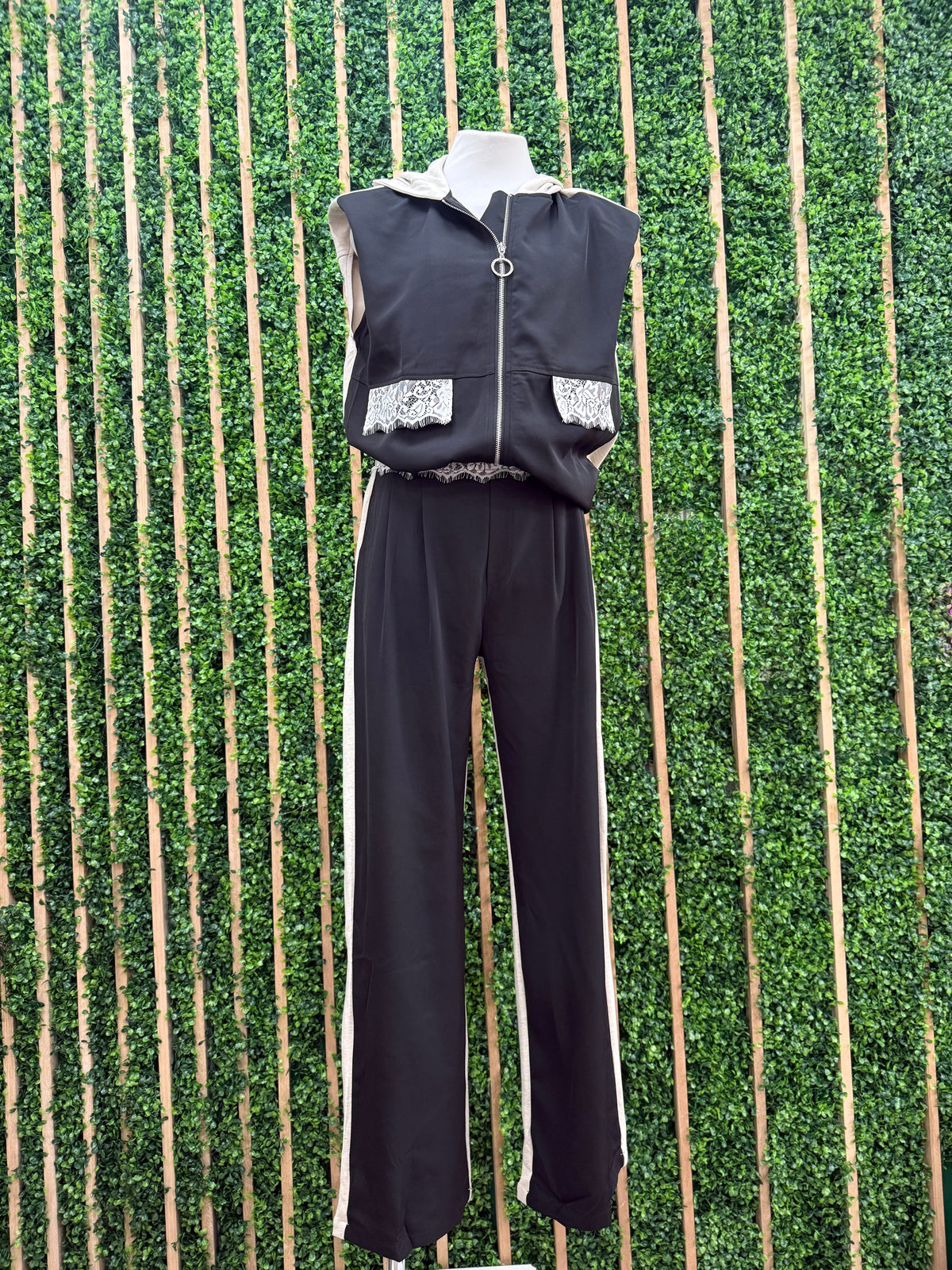 Lace Detail Sleeveless Vest Pant Set