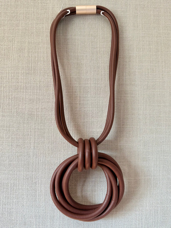 Ring Wrapped Detail Rubber Necklace