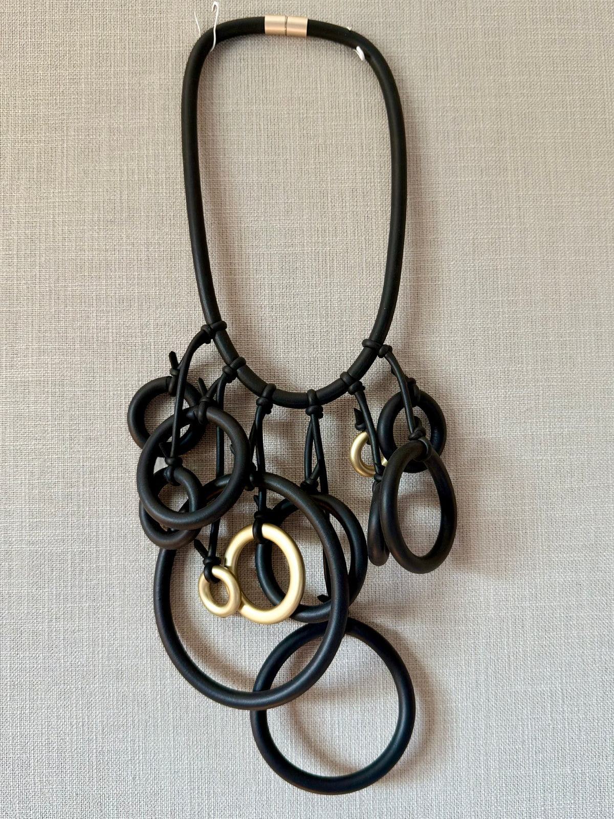 Multi Ring Drop Detail Rubber Necklace