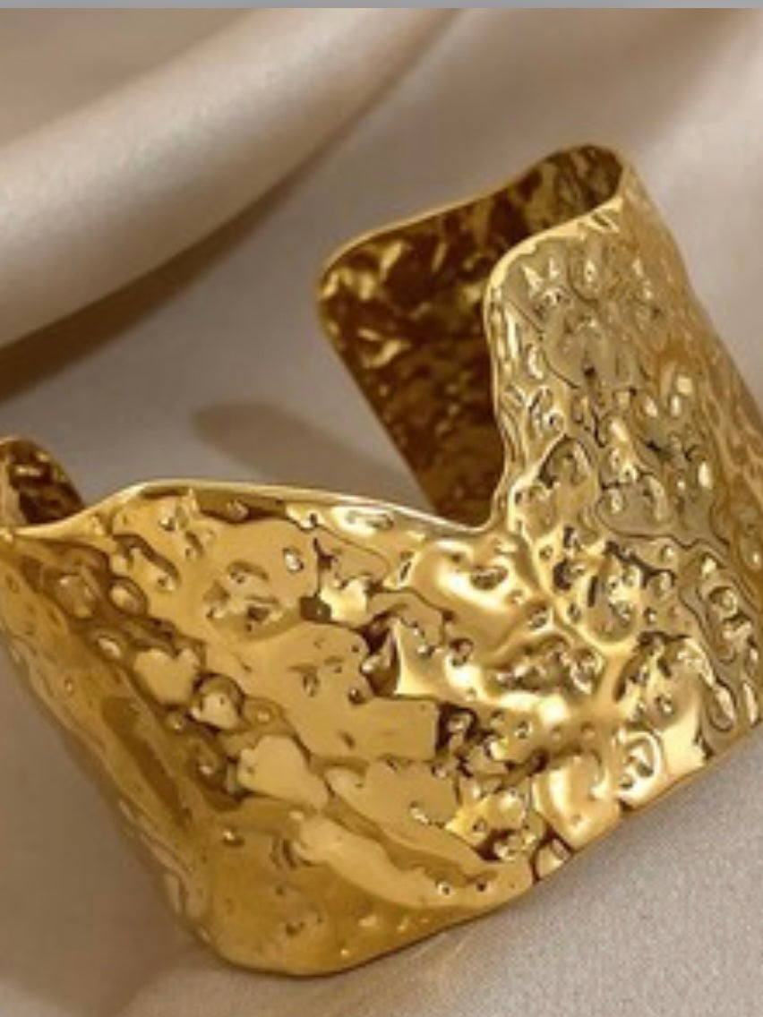 Stainless Steel V Slit Textured Cuff