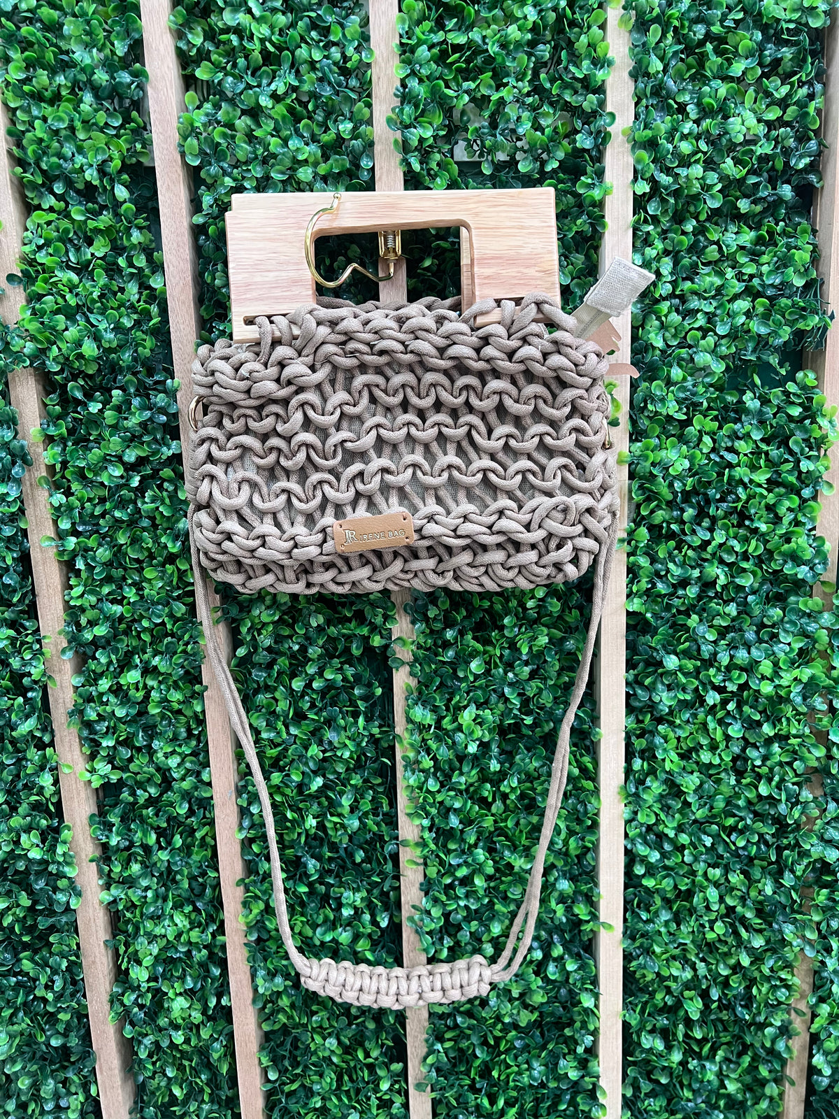 Natural Rectangle Wood Closure Raffia Clutch