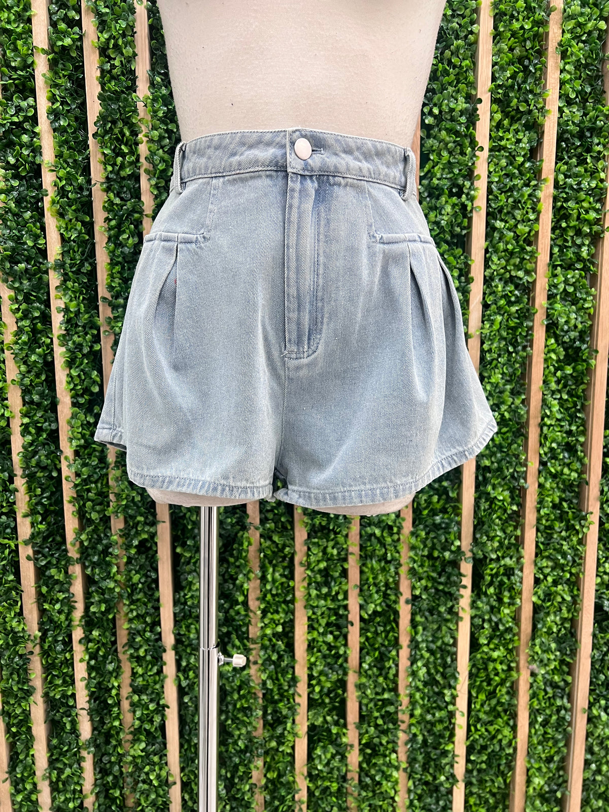 Double Pleat Detail Denim Short