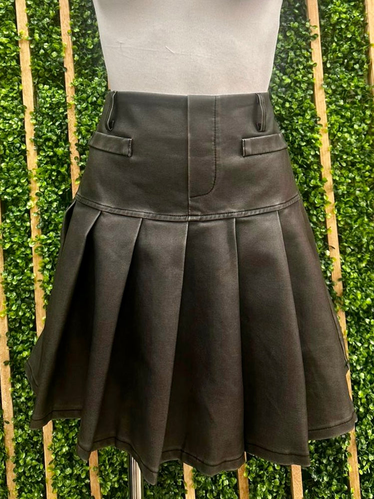 Black Pleated Fitted Pleather Short Skirt