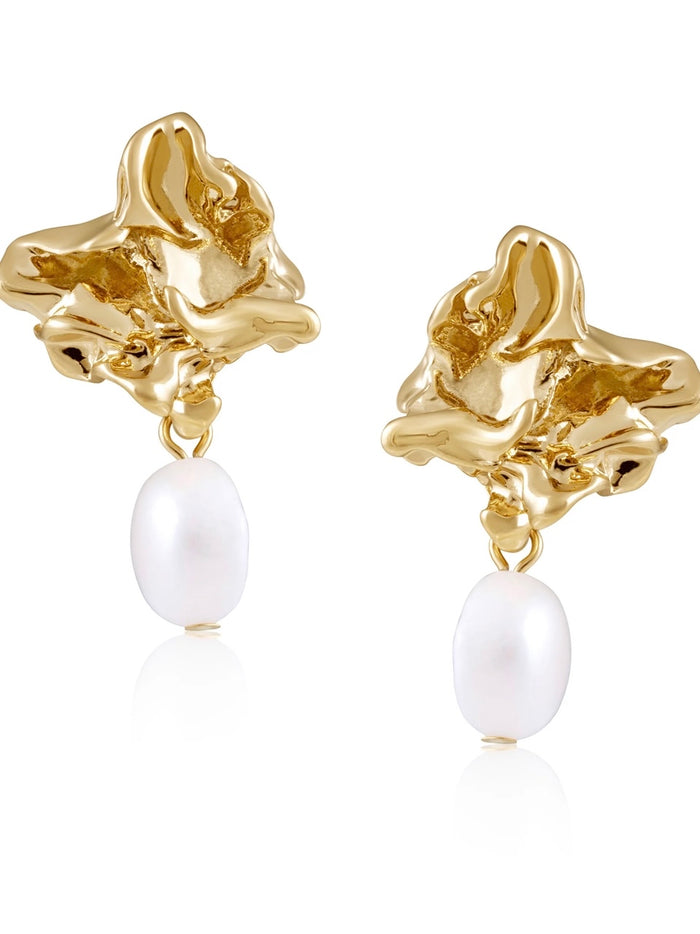 Greta Pearl Earring