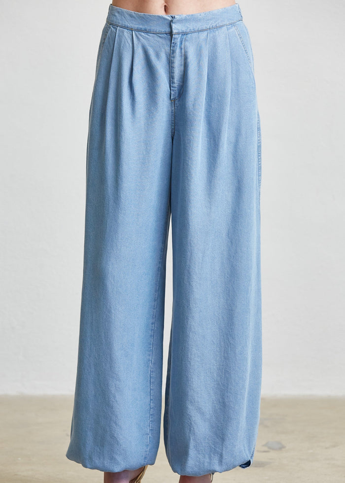 Lyocell Light Denim Balloon Pants With Cuff Opening