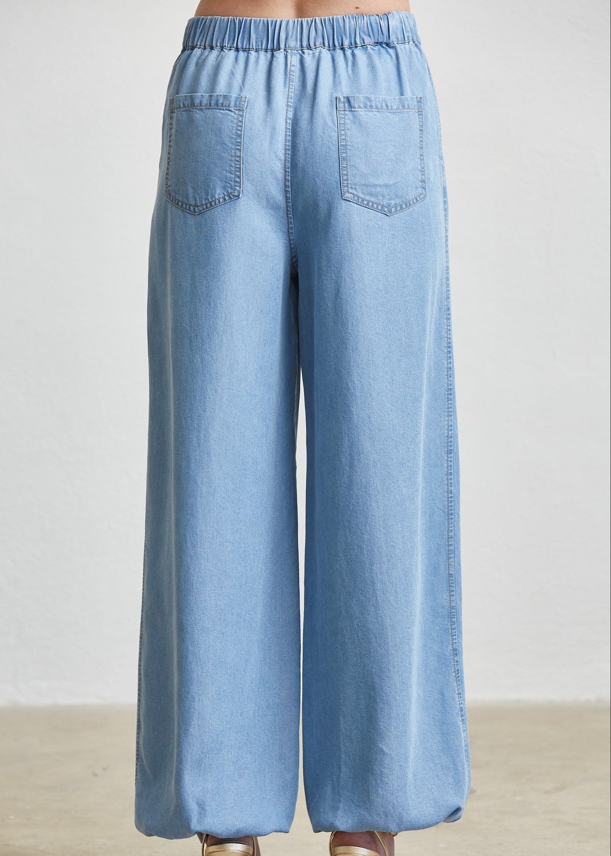Lyocell Light Denim Balloon Pants With Cuff Opening