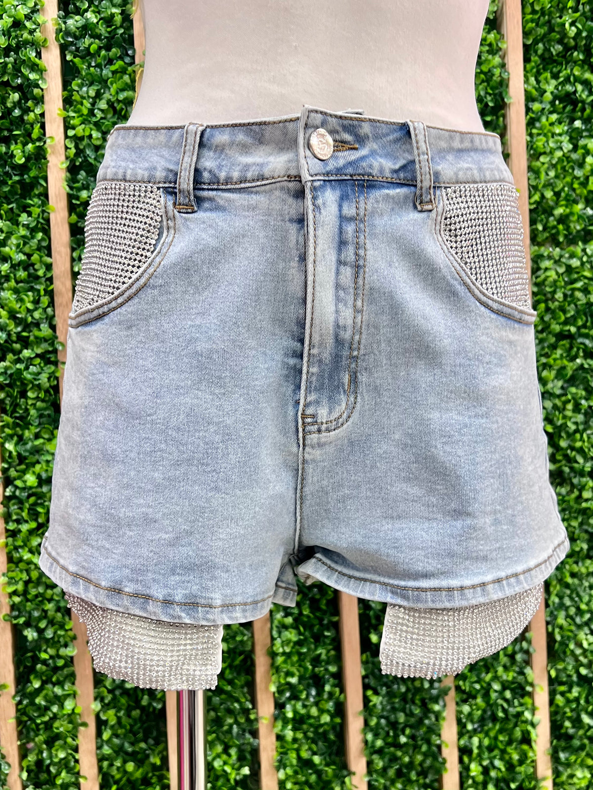 Studded Pockets Denim Short