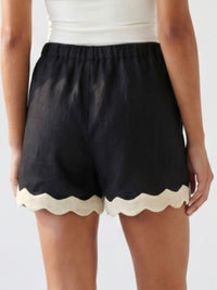 Wavy Trim Linen Shorts