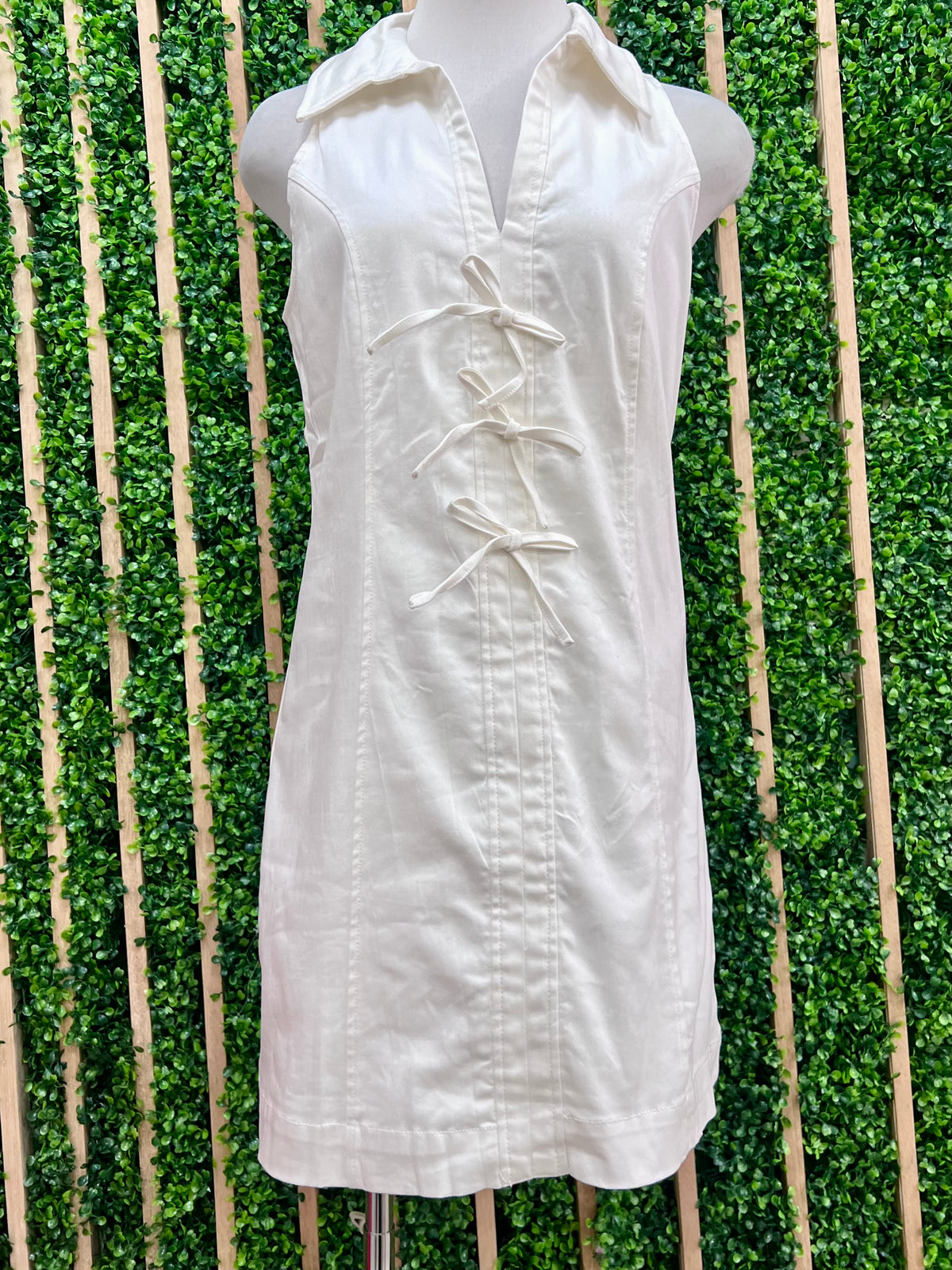 Front Bow Accent Sleeveless Collared Short Dress