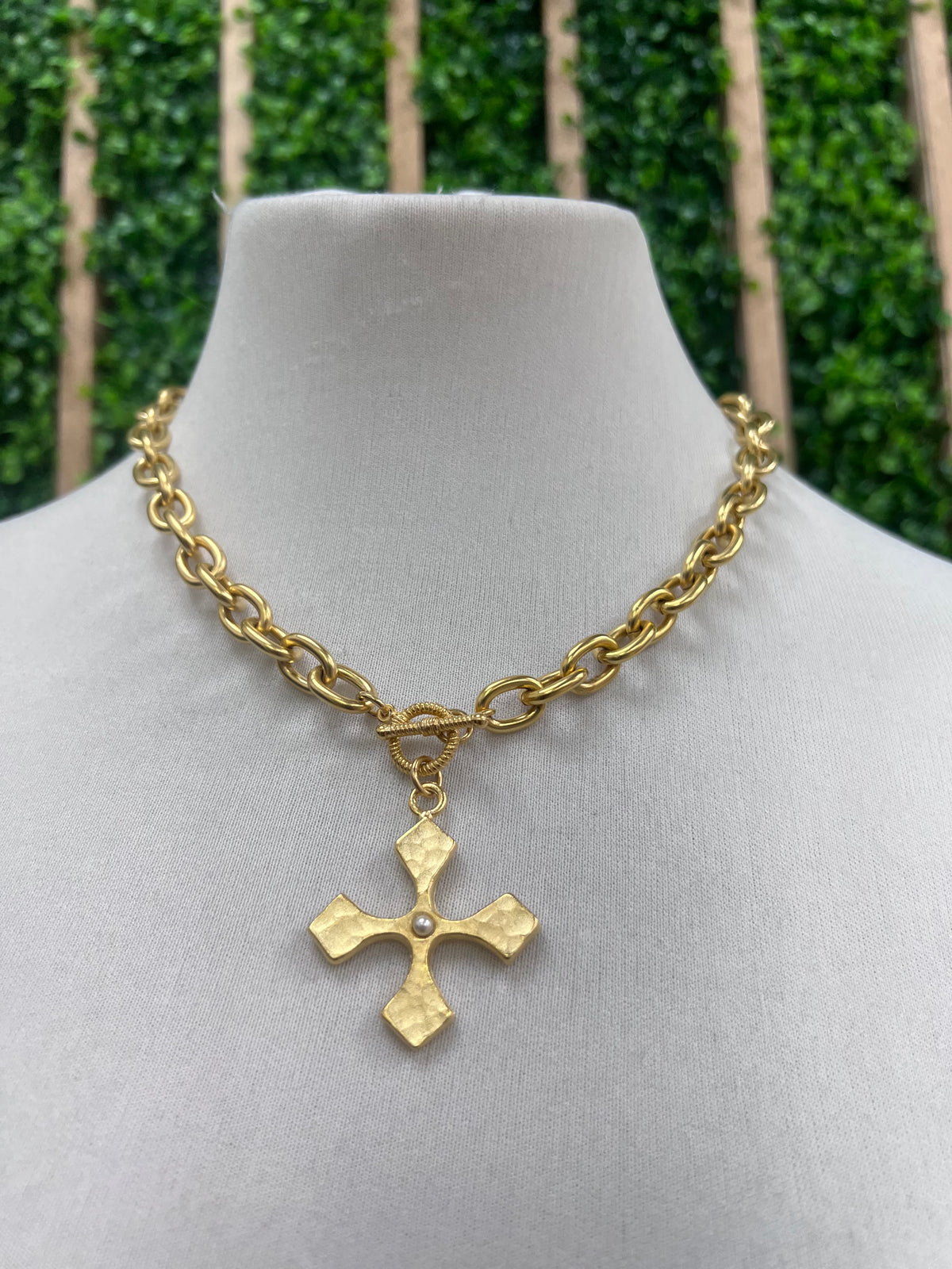 WD Chunky Chain Pearl Detail Cross