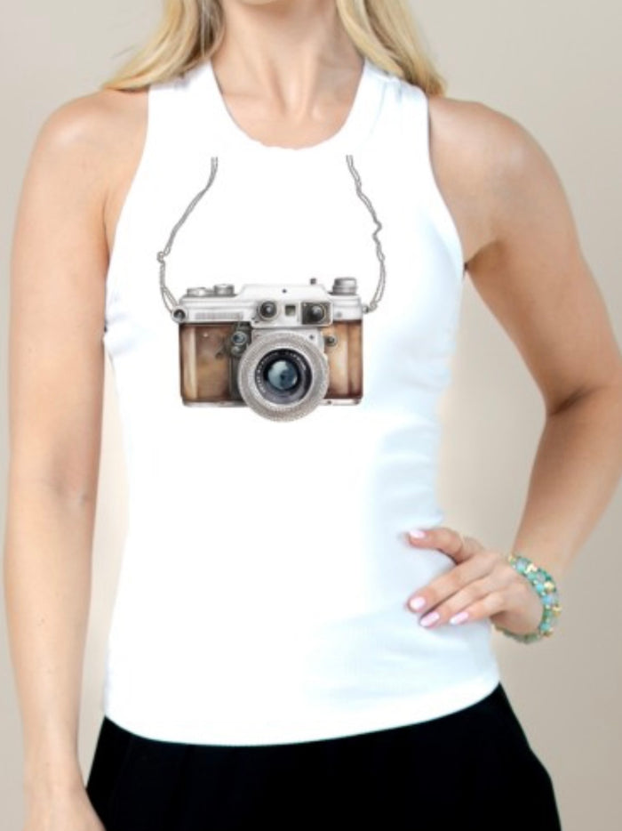 Camera Debi Tirara Mas Fotos Sleeveless Top