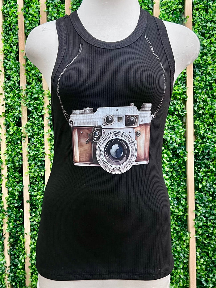 Camera Debi Tirara Mas Fotos Sleeveless Top