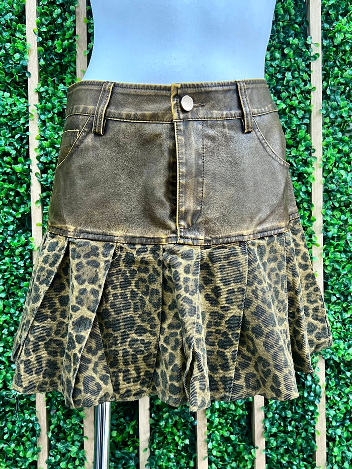 Pleather Detail Leopard Skirt