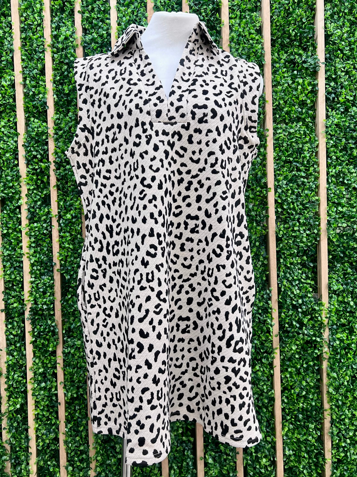 Sleeveless Collared Leopard Short Dress