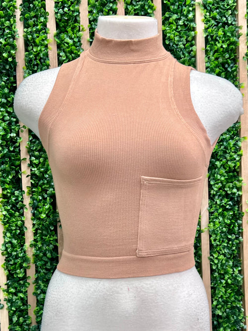 Pocket Detail Crop Basic