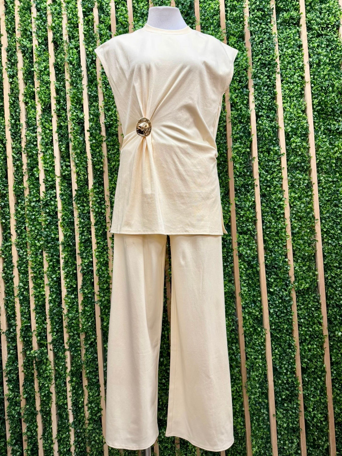 Gold Brooch Knit Pant Set
