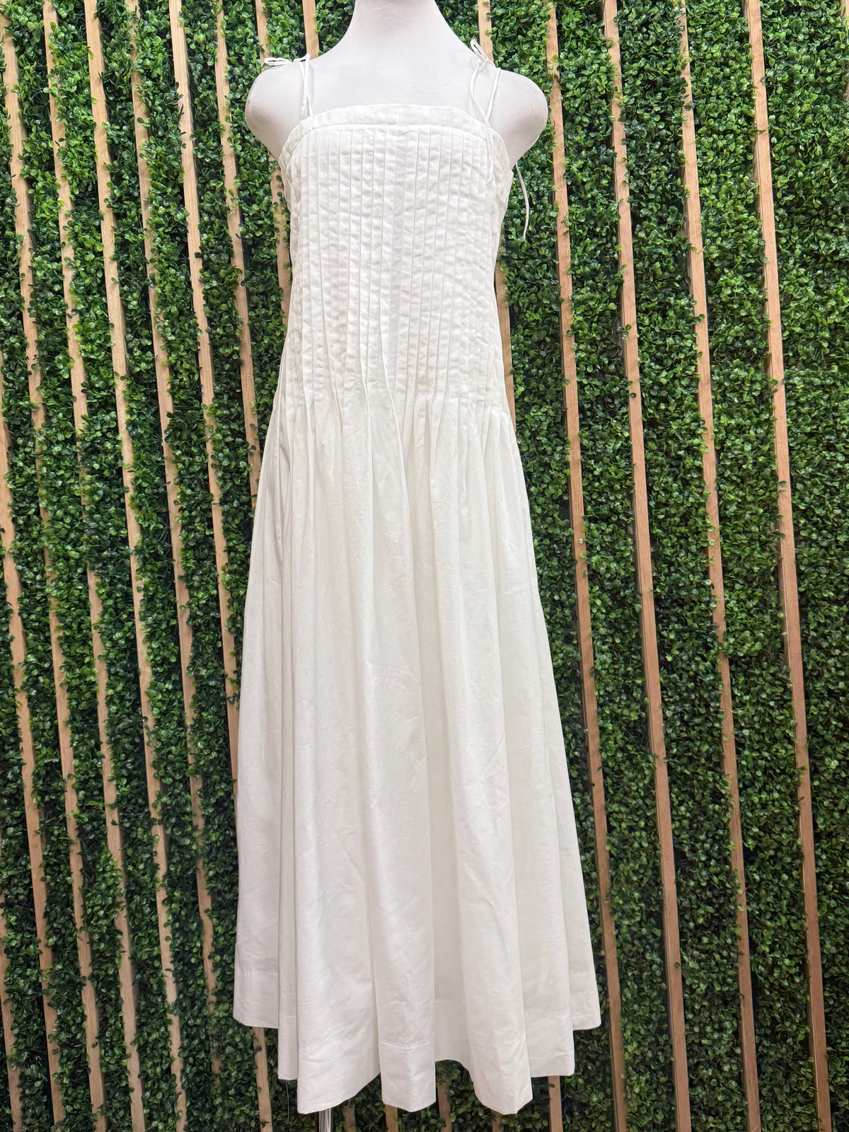 Beautiful Off White Pleat Detail Midi Dress