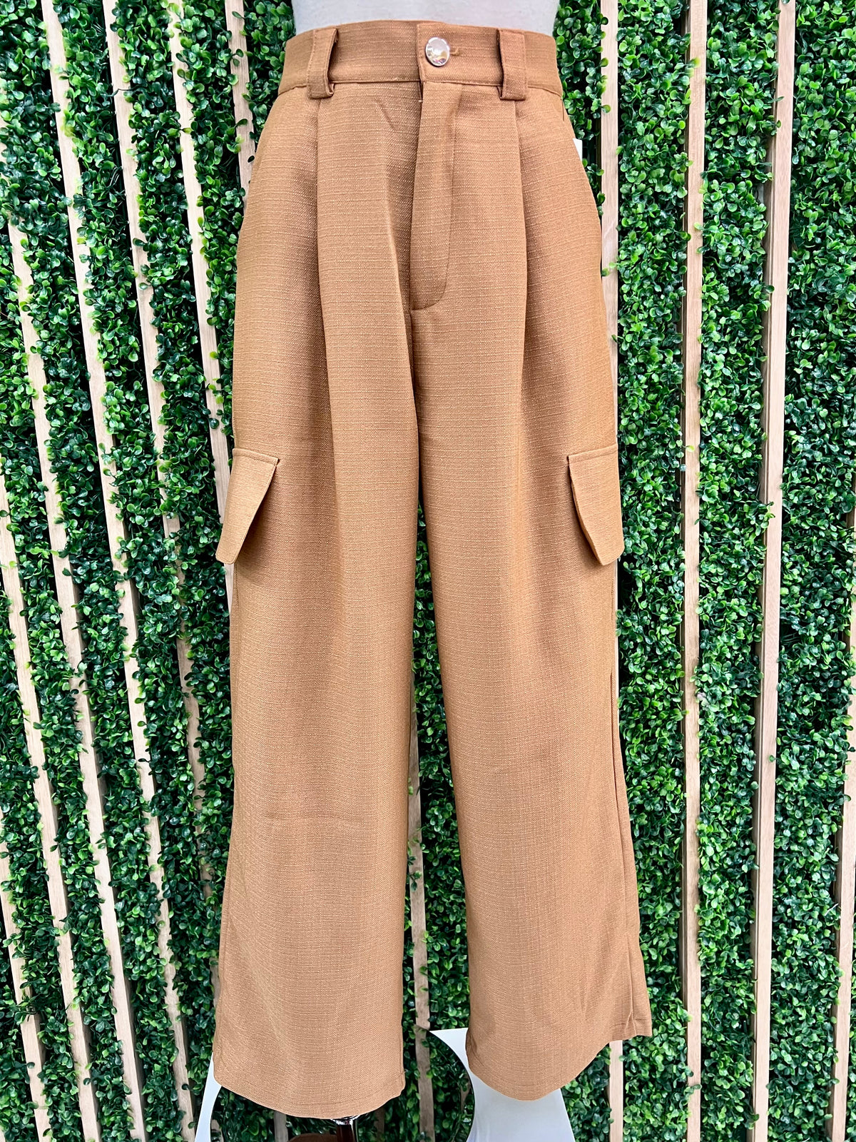 Textured Fabric Wide Leg Cargo Pant
