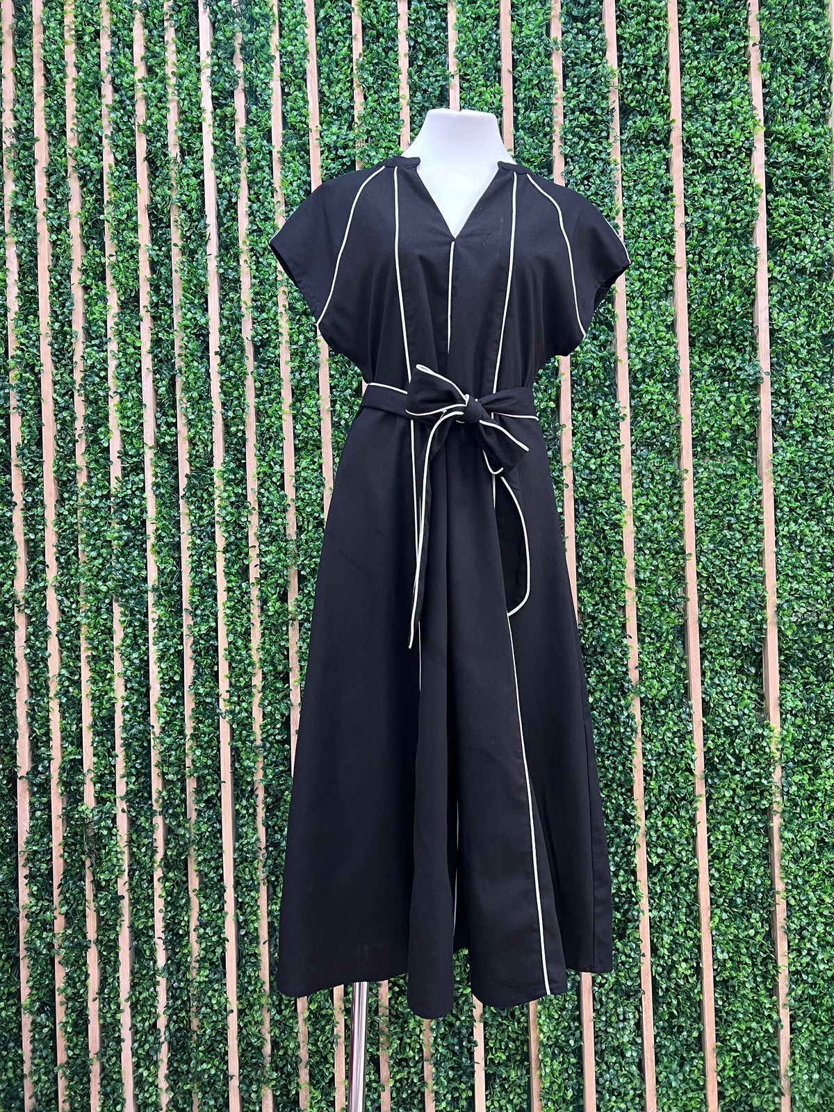 Black Piping Detail V Neck Midi Dress