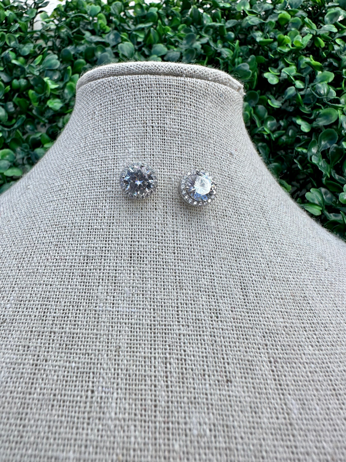 Round Stone Stud Earring
