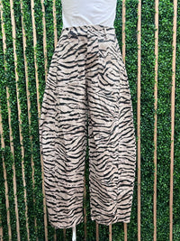 Statement Print Barrel Pants up