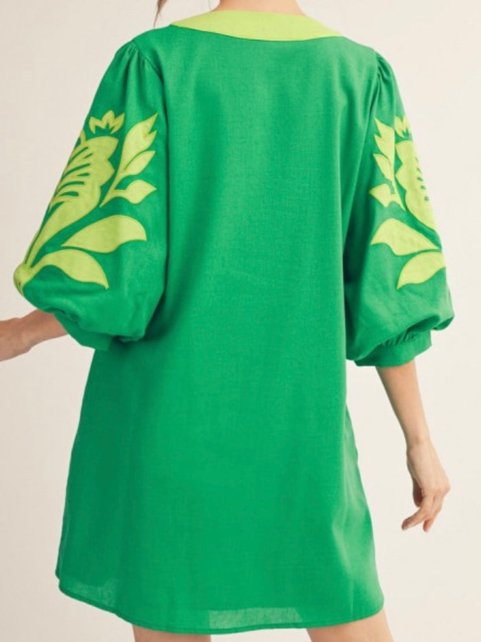 Green Contrast Barroque Embroidery Short Dress