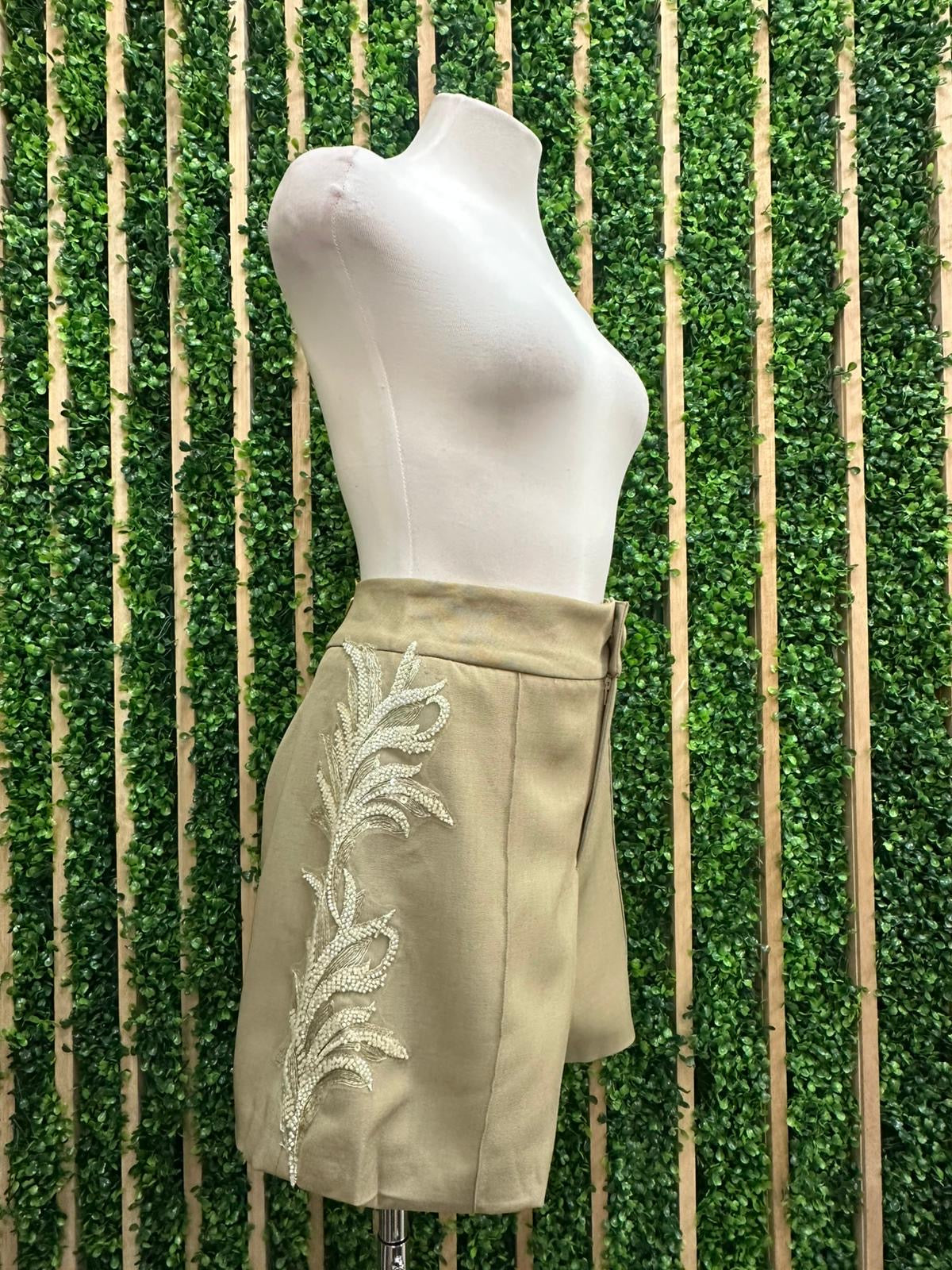 Beautifull Embelished Dressy Short Pants