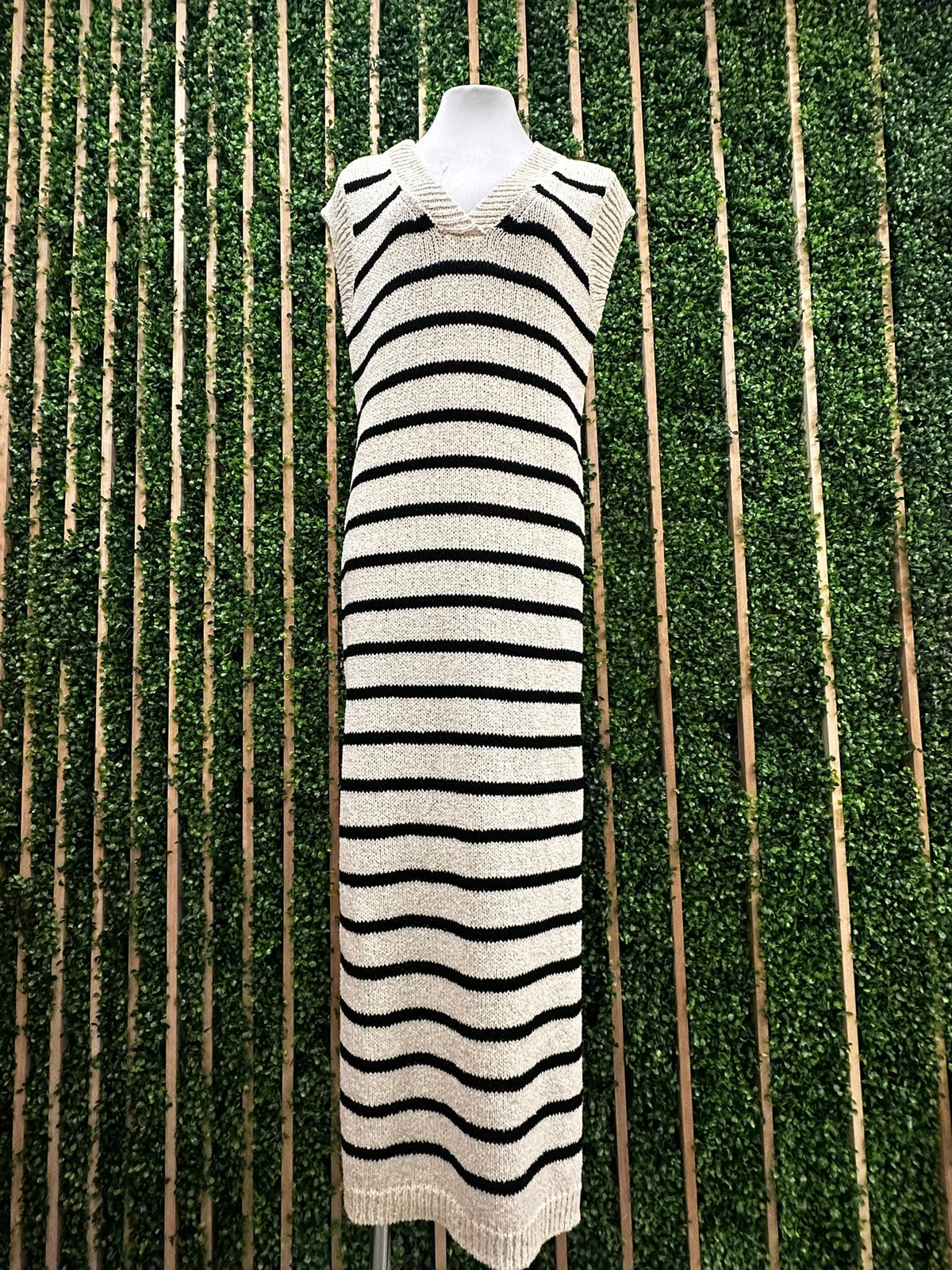 Striped Knit V Neck Sleeveless Maxi Dress