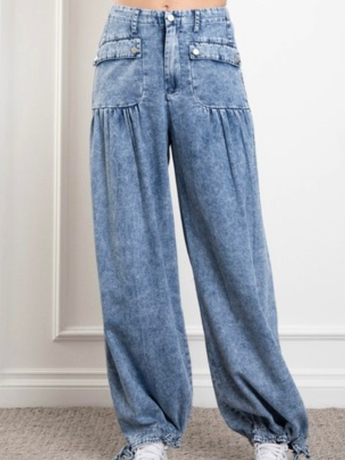 Big Pockets Tie Hem Washed Denim Pants
