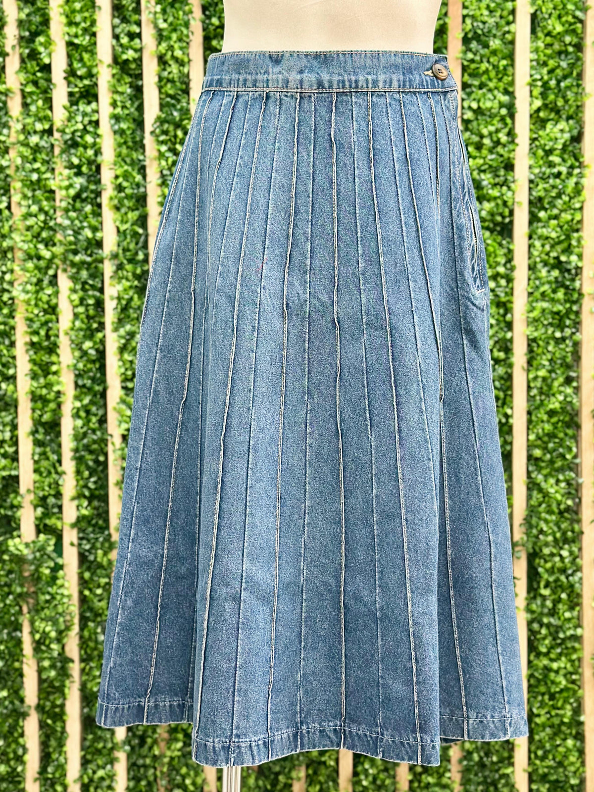 Beautiful Fitted Denim Pleated Midi Skirt
