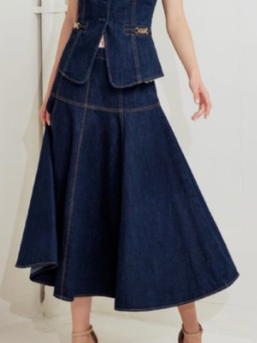 Buckle Detail Fitted Dark Denim Midi Skirt