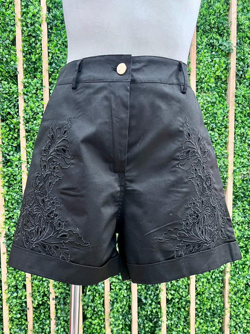 Lace Embroidery Short Pants