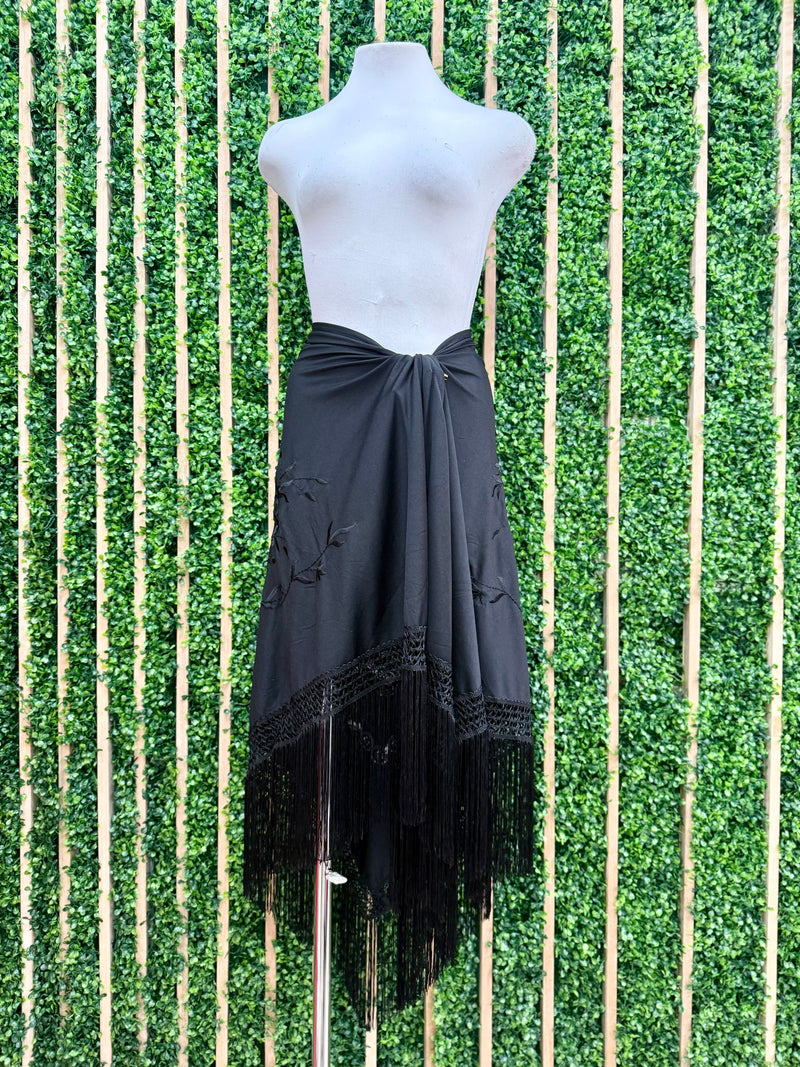 Exquisite Large Embroidered Fringe Mantoncillo