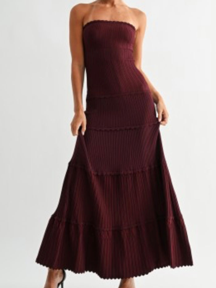 Beautiful Scallop Trim Strapless Pleated Dress
