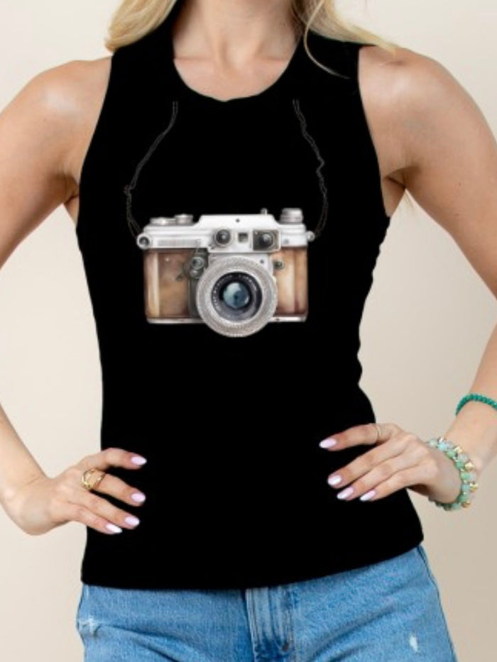 Camera Debi Tirara Mas Fotos Sleeveless Top