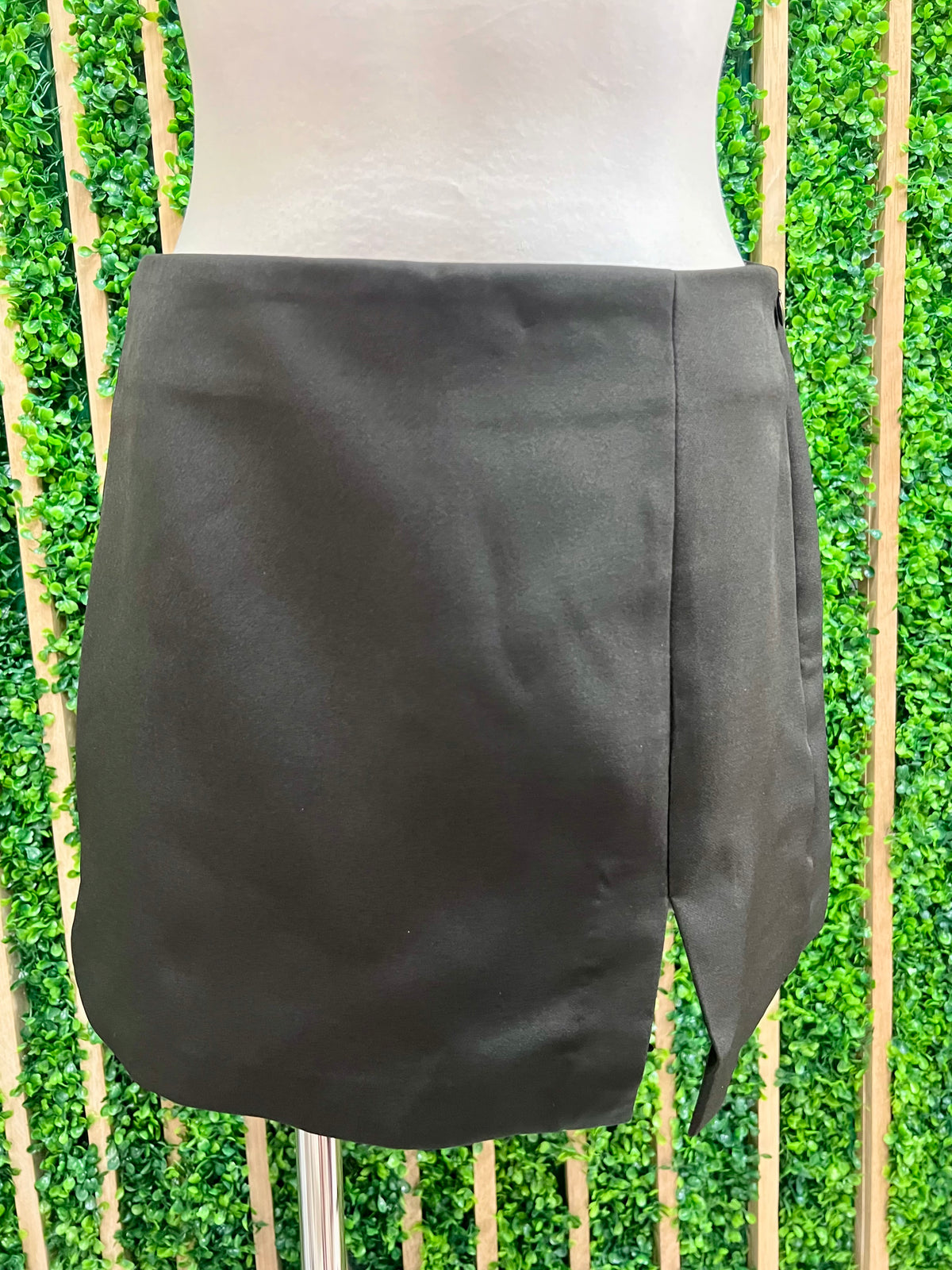Side Slit Detail Skort