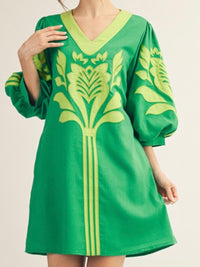 Green Contrast Barroque Embroidery Short Dress