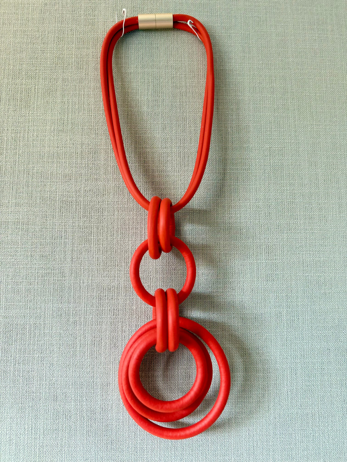 Multi Drop Links Rubber Necklace