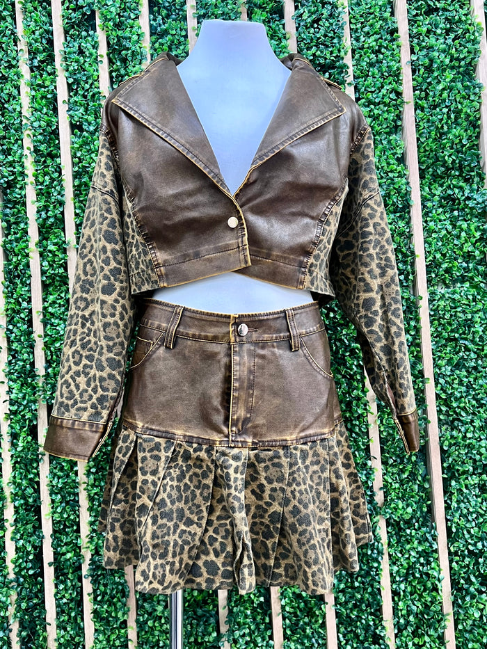 Pleather Detail Leopard Skirt
