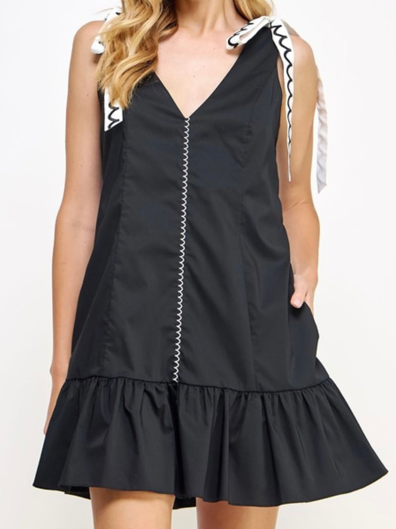 Black White Scallop Embroidered Short Dress