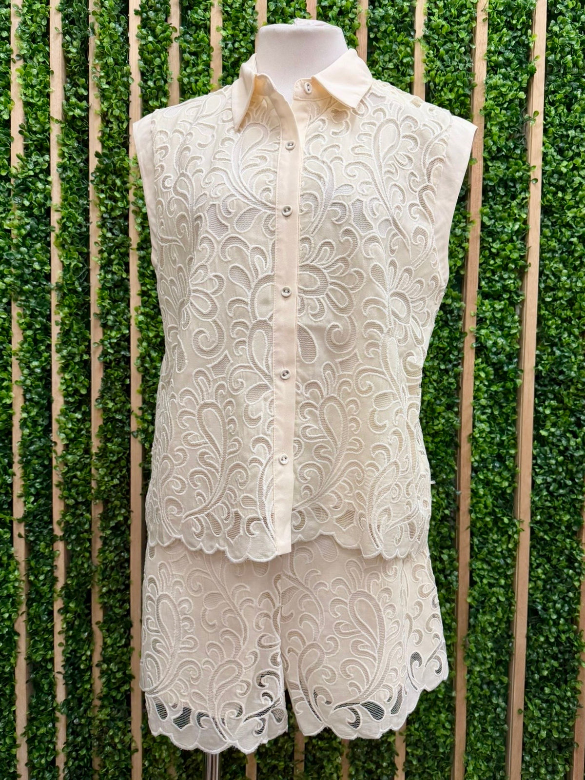 Ivory Garden Lace Sleeveless Blouse