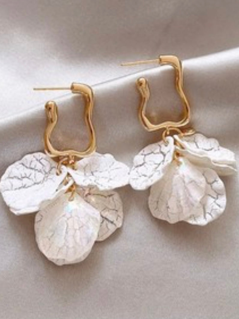 Pearl Petal Flower Detail Earring