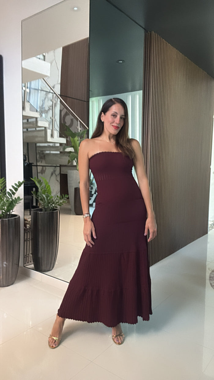 Beautiful Scallop Trim Strapless Pleated Dress