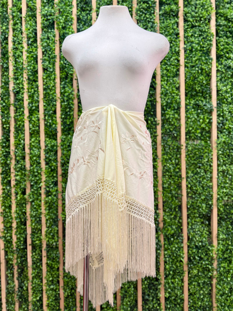 Exquisite Small Embroidered Fringe Mantoncillo
